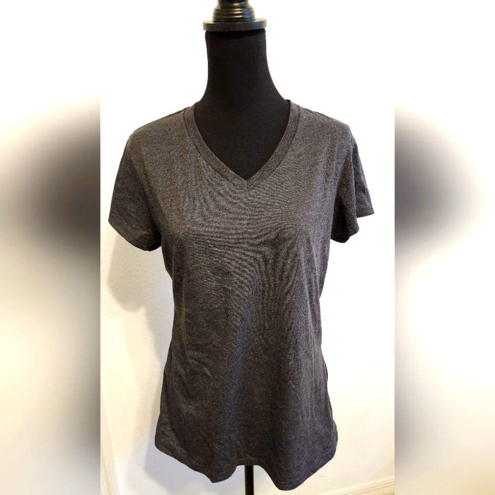 Champion Gray Women's V-Neck T-shirt NWOT - L